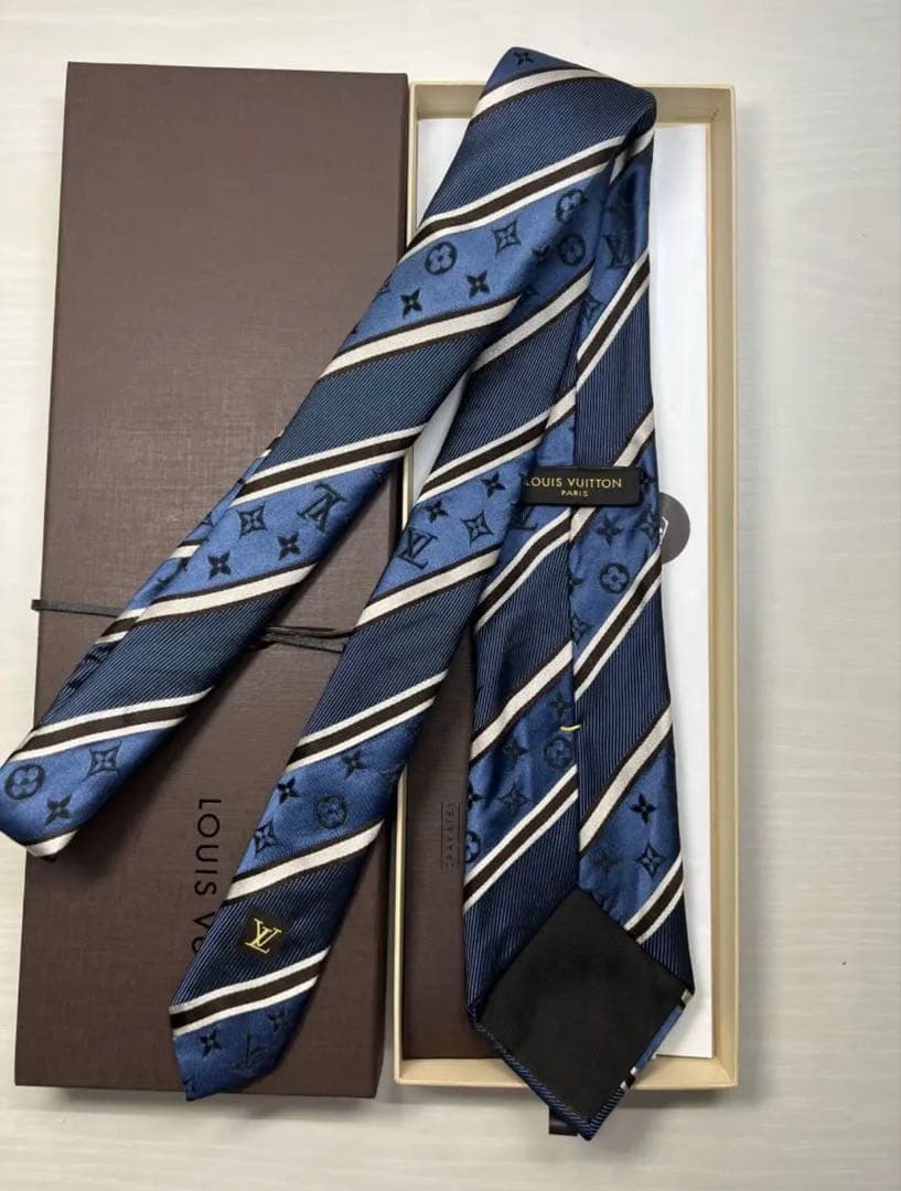 超美品 ルイヴィトン ストライプ モノグラム ジャガード 青 ネクタイ 肉厚