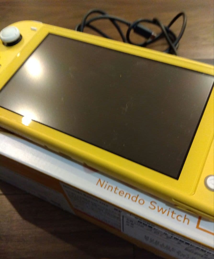 Nintendo SwitchLite　任天堂スイッチ　イエロー黄