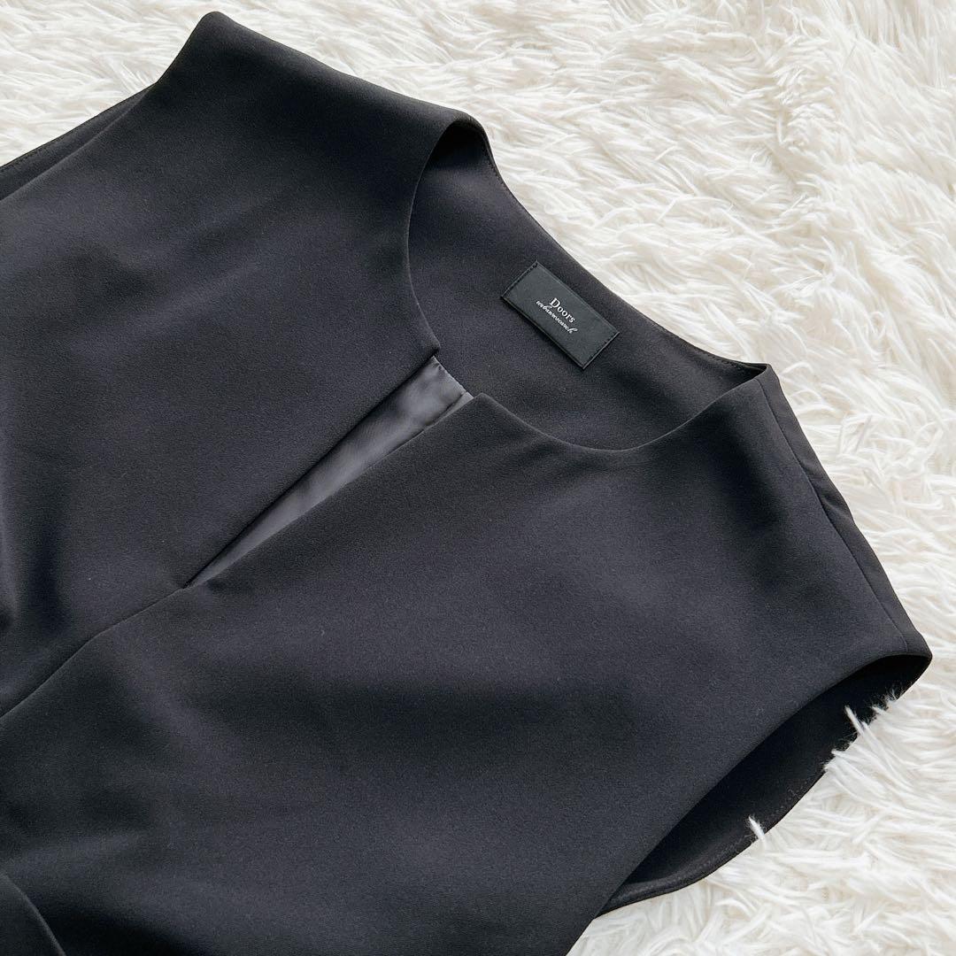 25SS URBAN RESEARCH DOORS スリットネックベスト黒 M