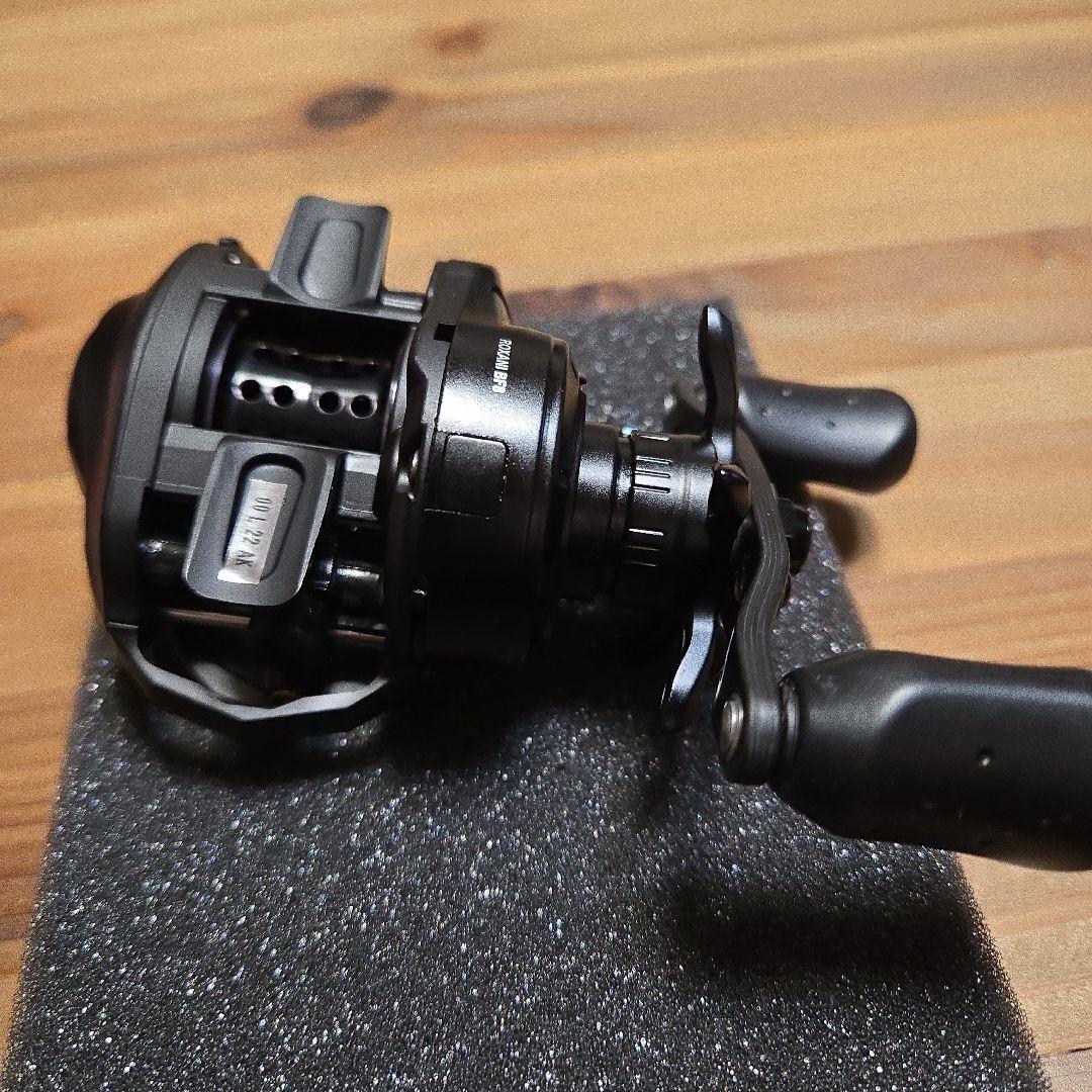 Abu Garcia ROXANI BF8 ベイトリール