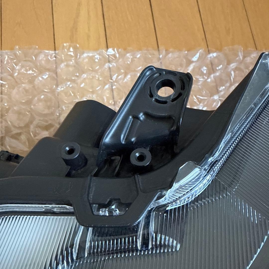 タントカスタム　LA650S ヘッドライト　左側　レンズ面美品