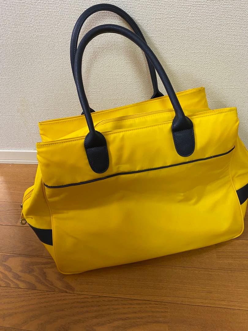 美品！マンシングウェア　イエロー ゴルフバッグ