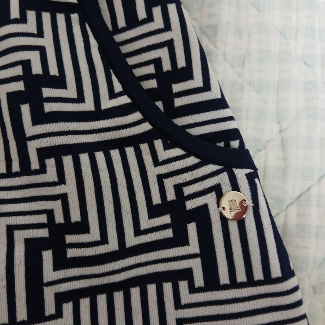 ランバンスポールのブランドロゴ模様ポケット付きスカート　ネイビー×白