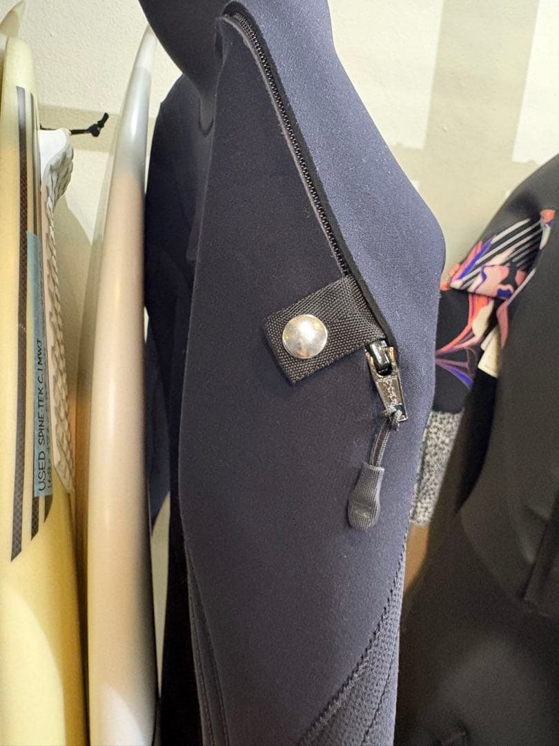 【未使用に近い】BILLABONG 極み　ジャーセミ3mm