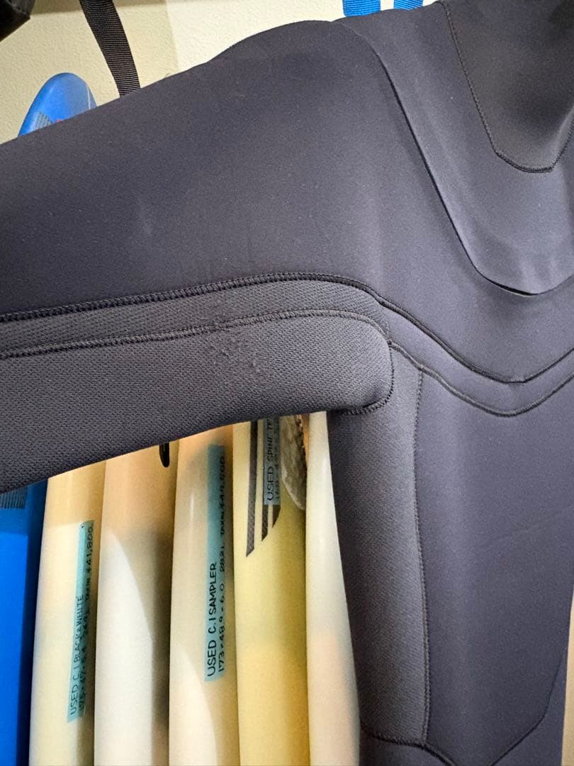 【未使用に近い】BILLABONG 極み　ジャーセミ3mm