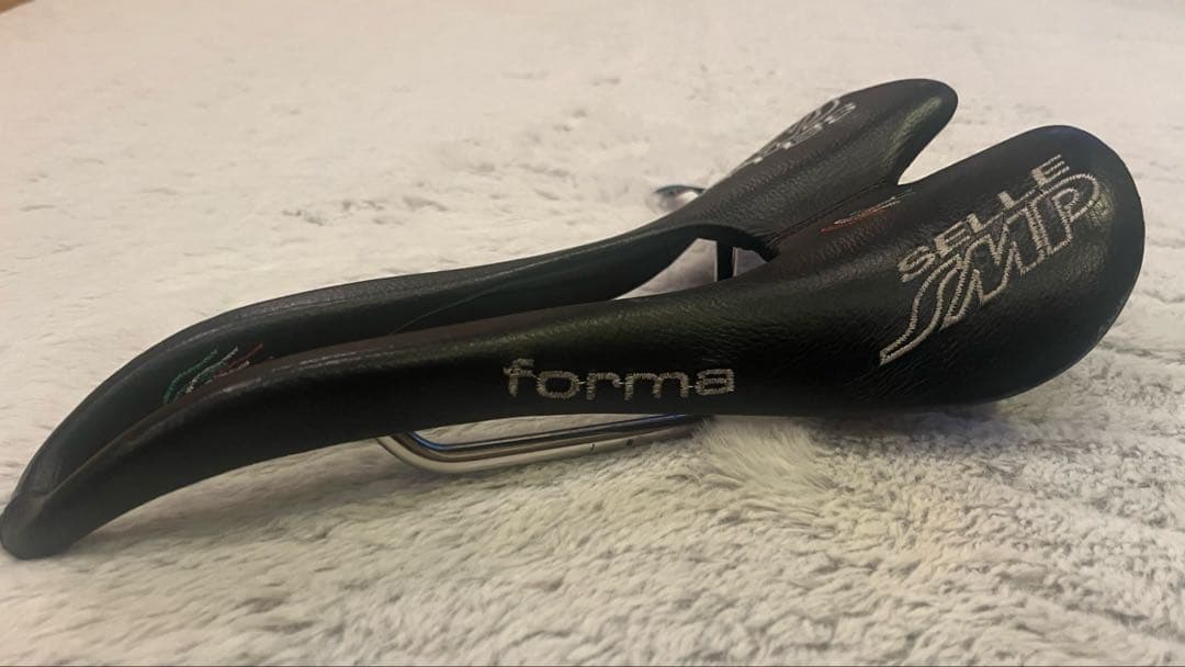 Selle SMP Forma サドル