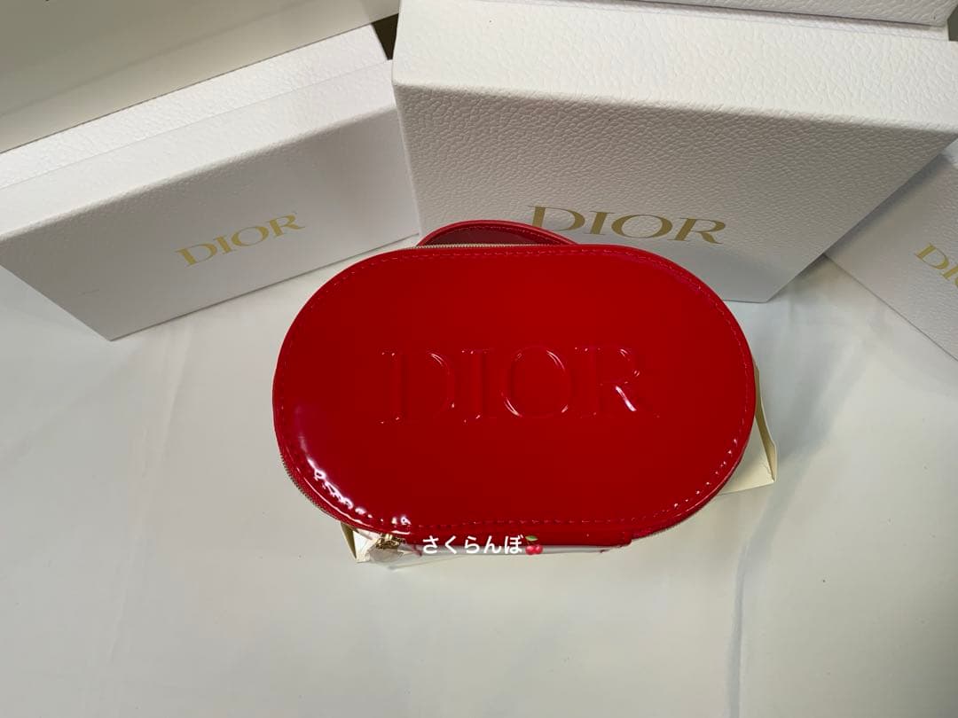 2025年　DIOR ノベルティポーチ　［新品未使用］エナメル　レッド値下げ