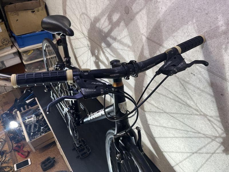 TREK FX 7.4 トレック　クロスバイク　ブラック