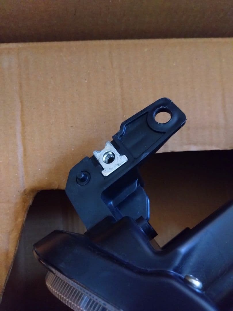 ホンダ　WR-V ヘッドライト　左(助手席側)