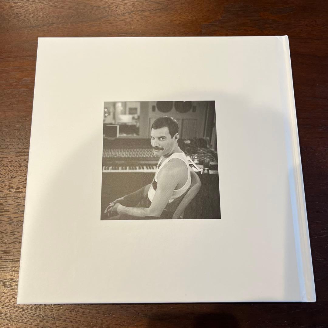 NEVER BORING フレディマーキュリー　3CD+DVD+Blu-ray