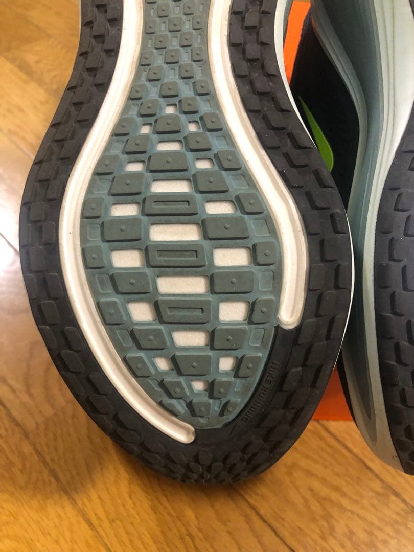 NIKE ナイキ ズーム ボメロ プラス　27.5ｃｍ　メンズ