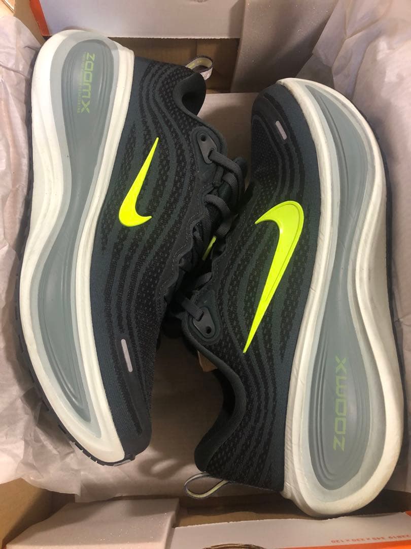 NIKE ナイキ ズーム ボメロ プラス　27.5ｃｍ　メンズ