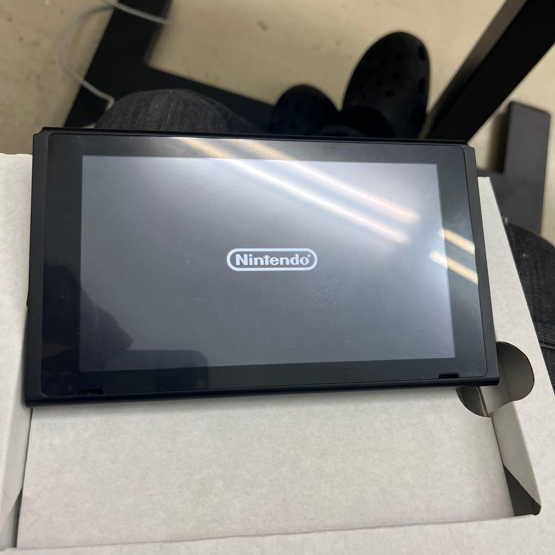 女性オーナー！NINTENDO Switch本体　識別T