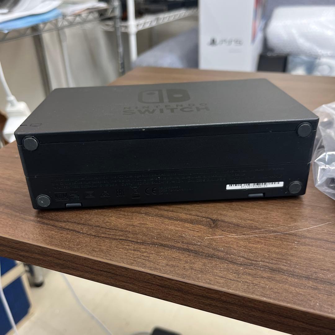 女性オーナー！NINTENDO Switch本体　識別T