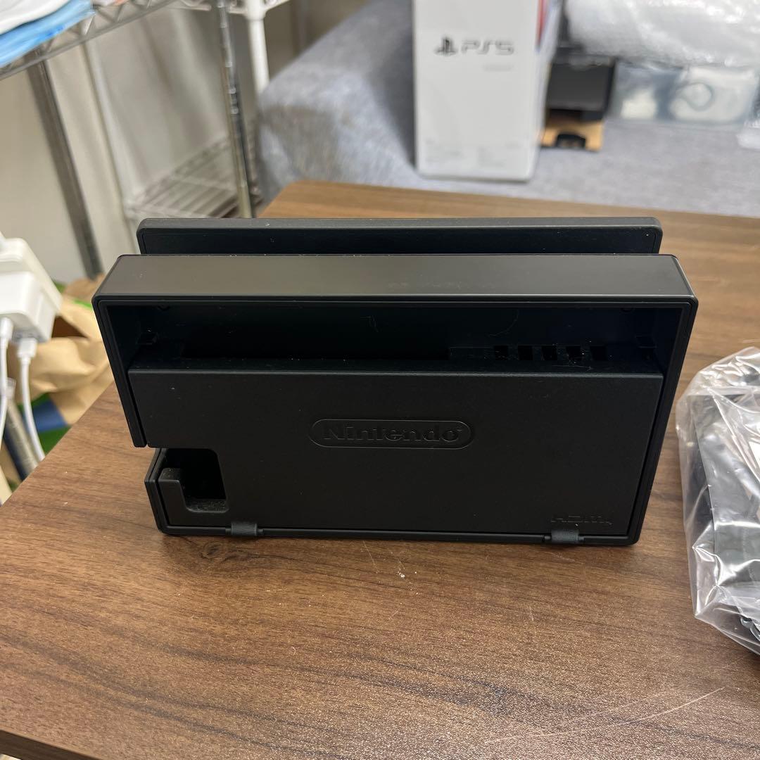 女性オーナー！NINTENDO Switch本体　識別T