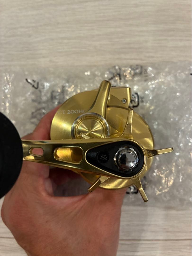 Shimano 200 ゴールドベイトリール