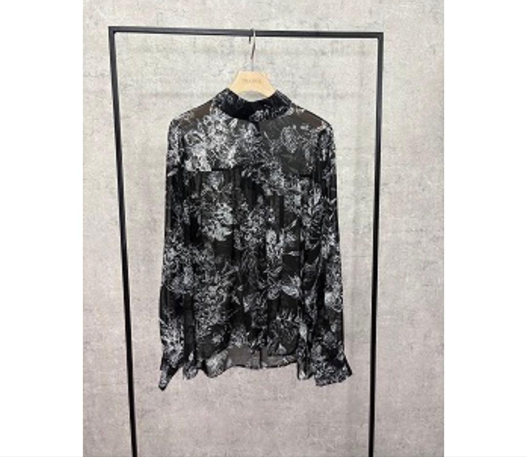 新品　ヤマダヤ　【TRANOI.】ボタニカルシアーブラウス