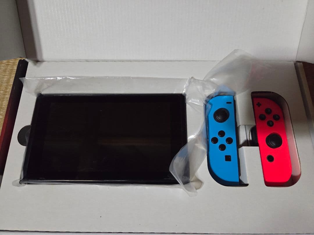 Nintendo Switch本体 レッド・ブルー ジョイコン付 説明必読