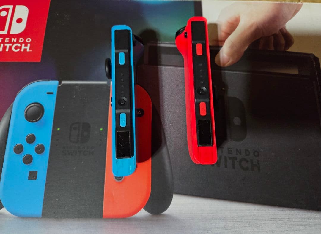 Nintendo Switch本体 レッド・ブルー ジョイコン付 説明必読