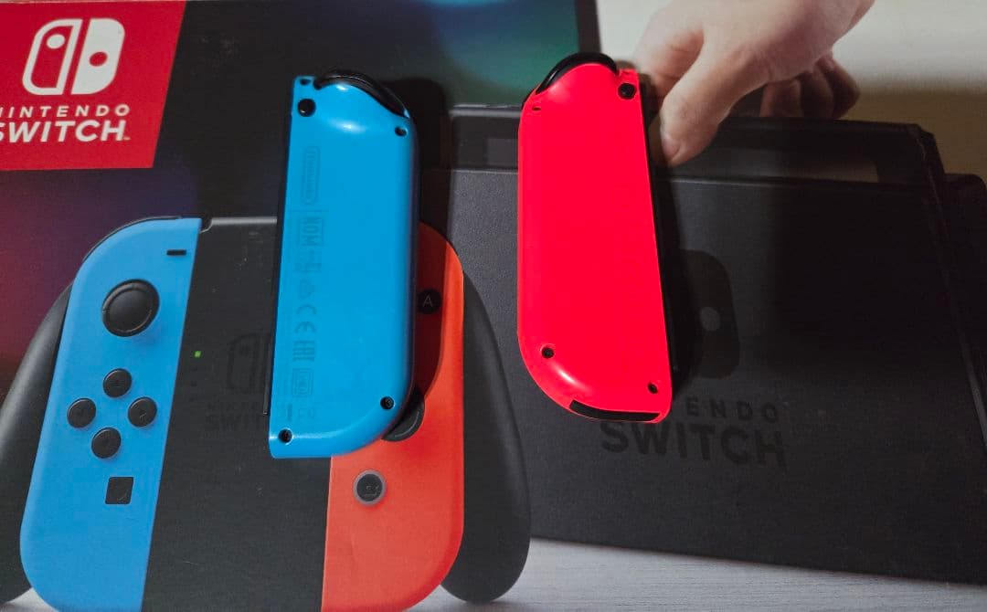 Nintendo Switch本体 レッド・ブルー ジョイコン付 説明必読