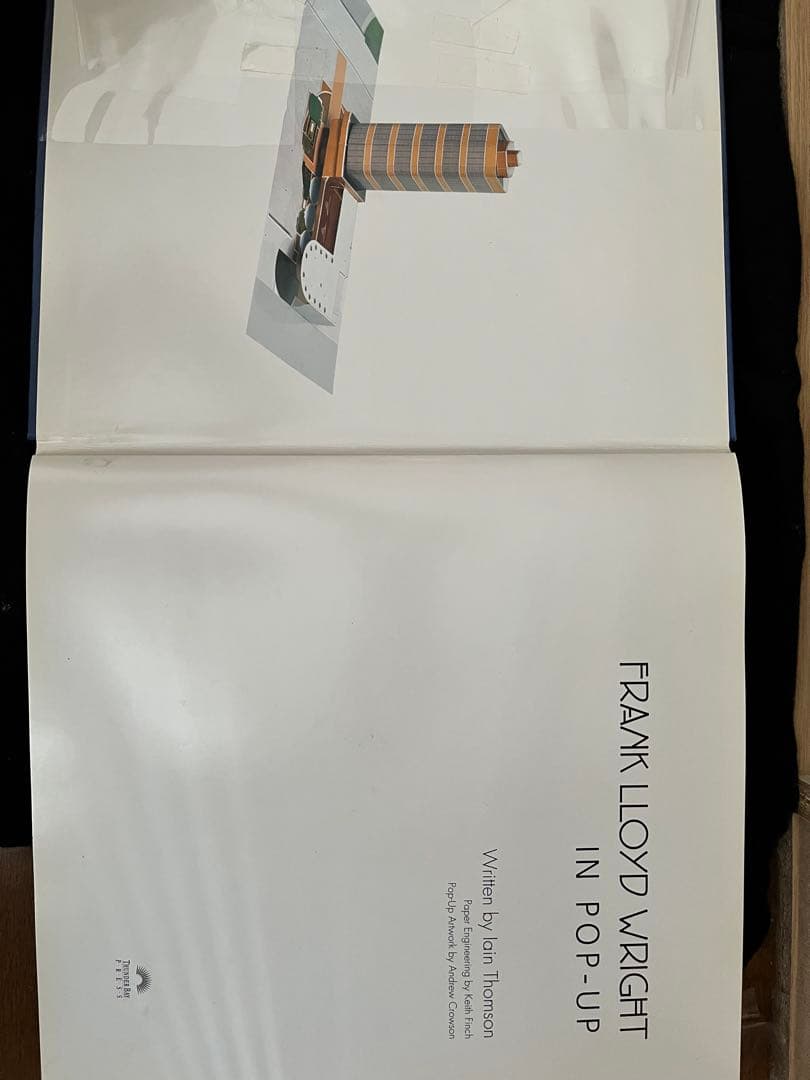 洋書　フランクロイドライト　立体書籍　ポップアップブック　建築作品集