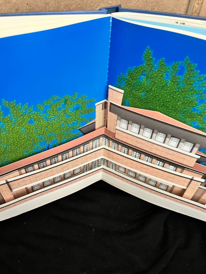 洋書　フランクロイドライト　立体書籍　ポップアップブック　建築作品集