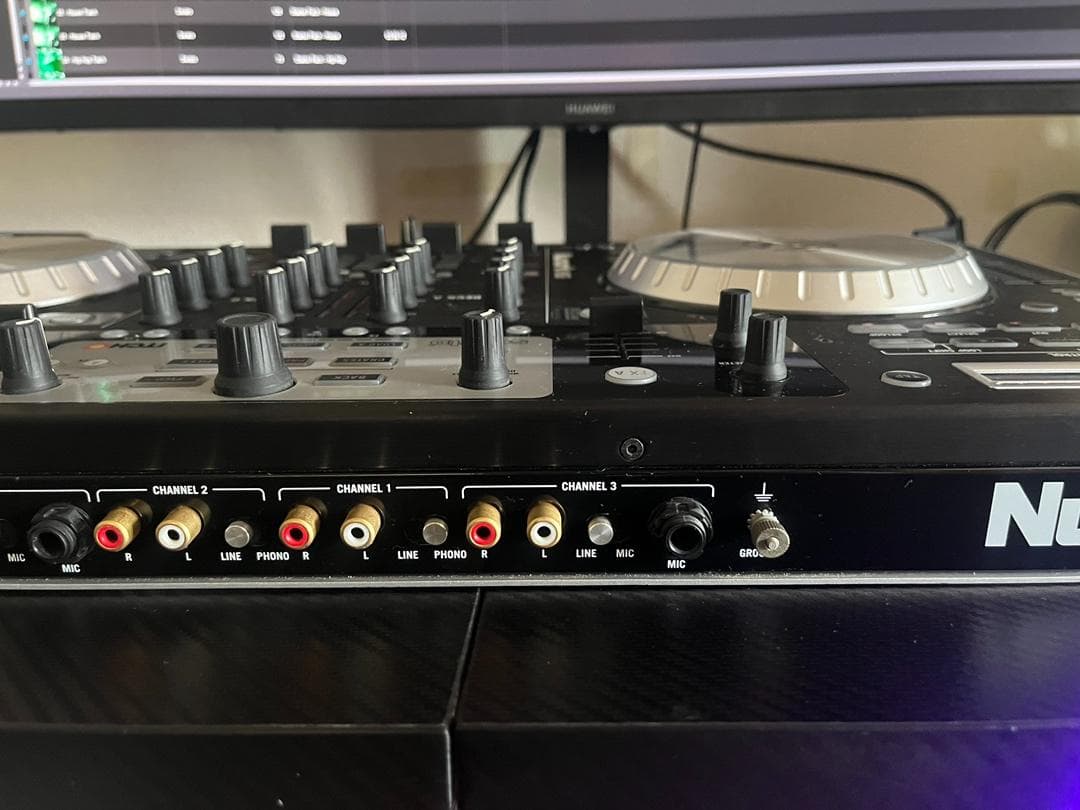 Numark「NS6」PCDJコントローラー（動作確認済み）