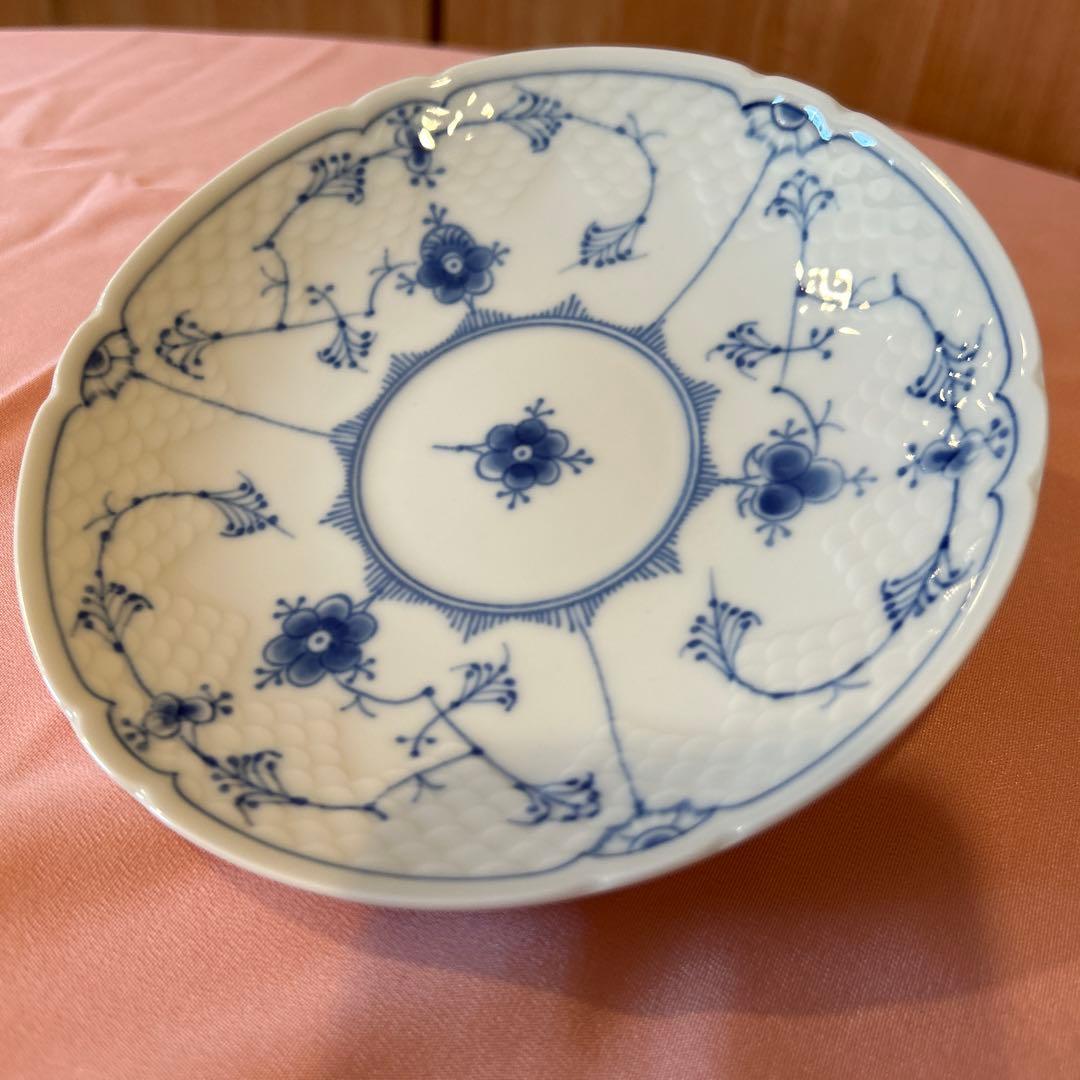 217◆ロイヤルコペンハーゲン　17cmプレートブルーフルーテッド プレイン