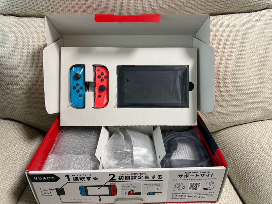 【美品】Nintendo Switch 本体 青と赤のジョイコン