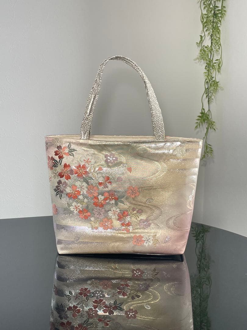 帯リメイクバッグ　流水に桜文様　トートバッグ 和装バッグ