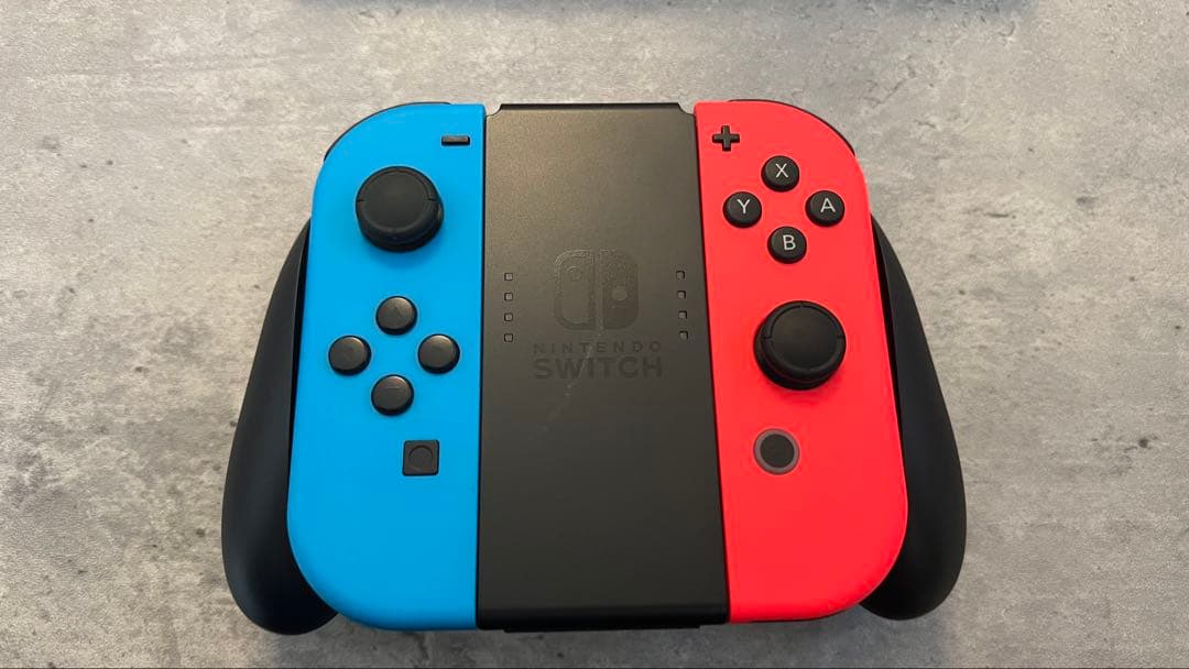 【美品】Nintendo Switch 本体(クリアケース付き)