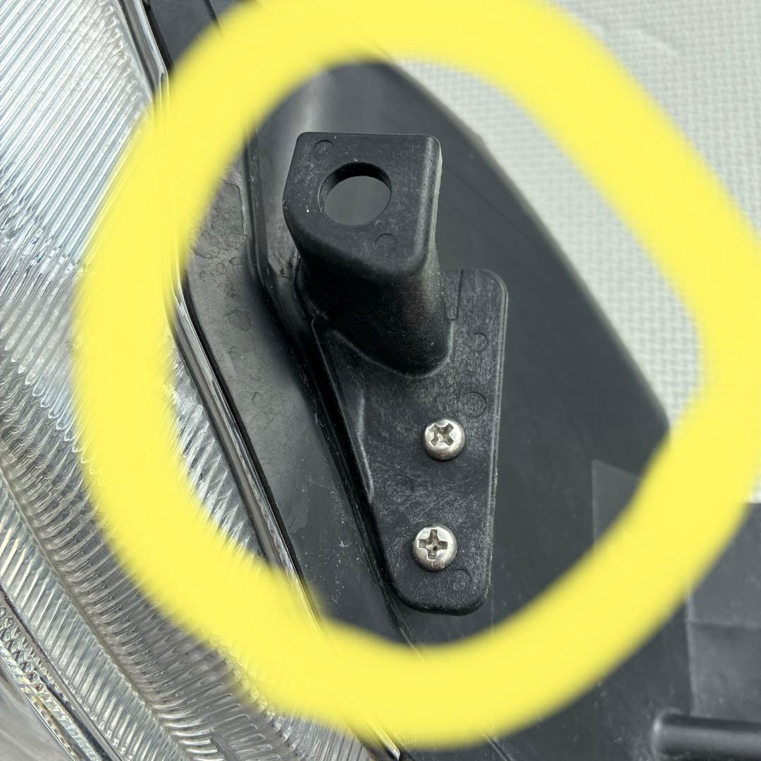 トヨタ　プリウスα前期 LED右ヘッドライト　47-42 補修箇所有り