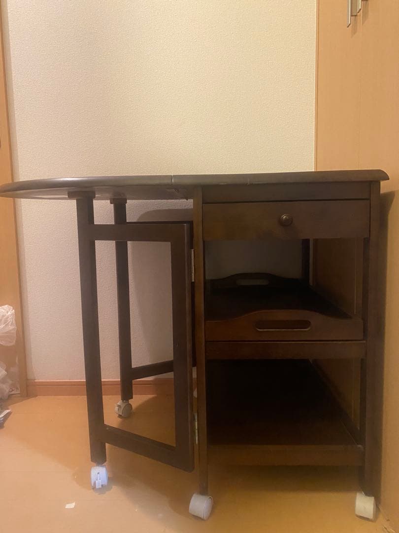 バタフライワゴン ニトリ