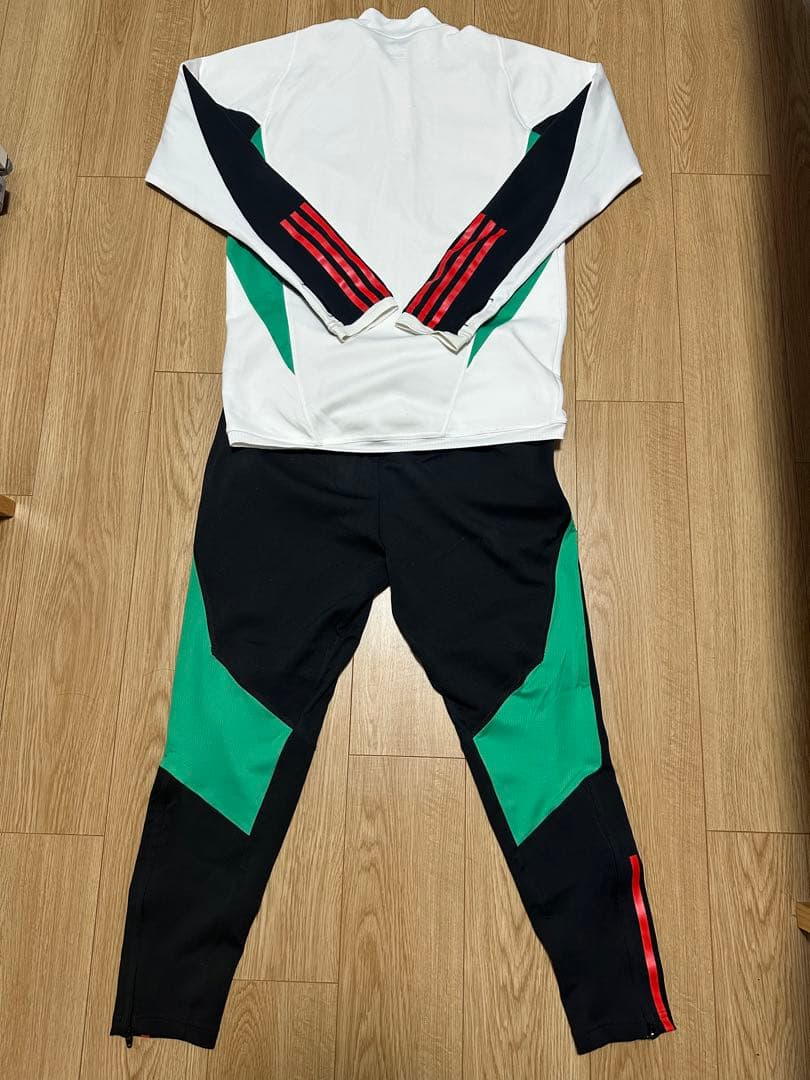 マンチェスターユナイテッド23-24トレーニングウェア