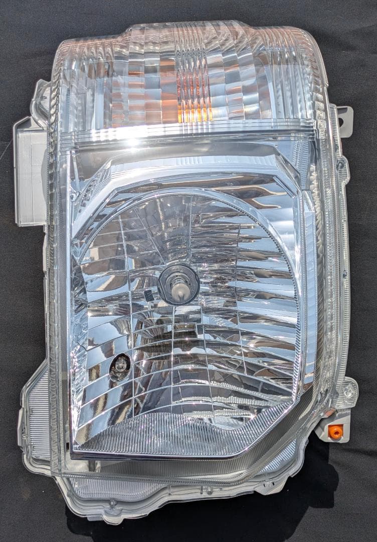トヨタ ハイエース スーパーGL 7型純正ヘッドライト ハロゲン