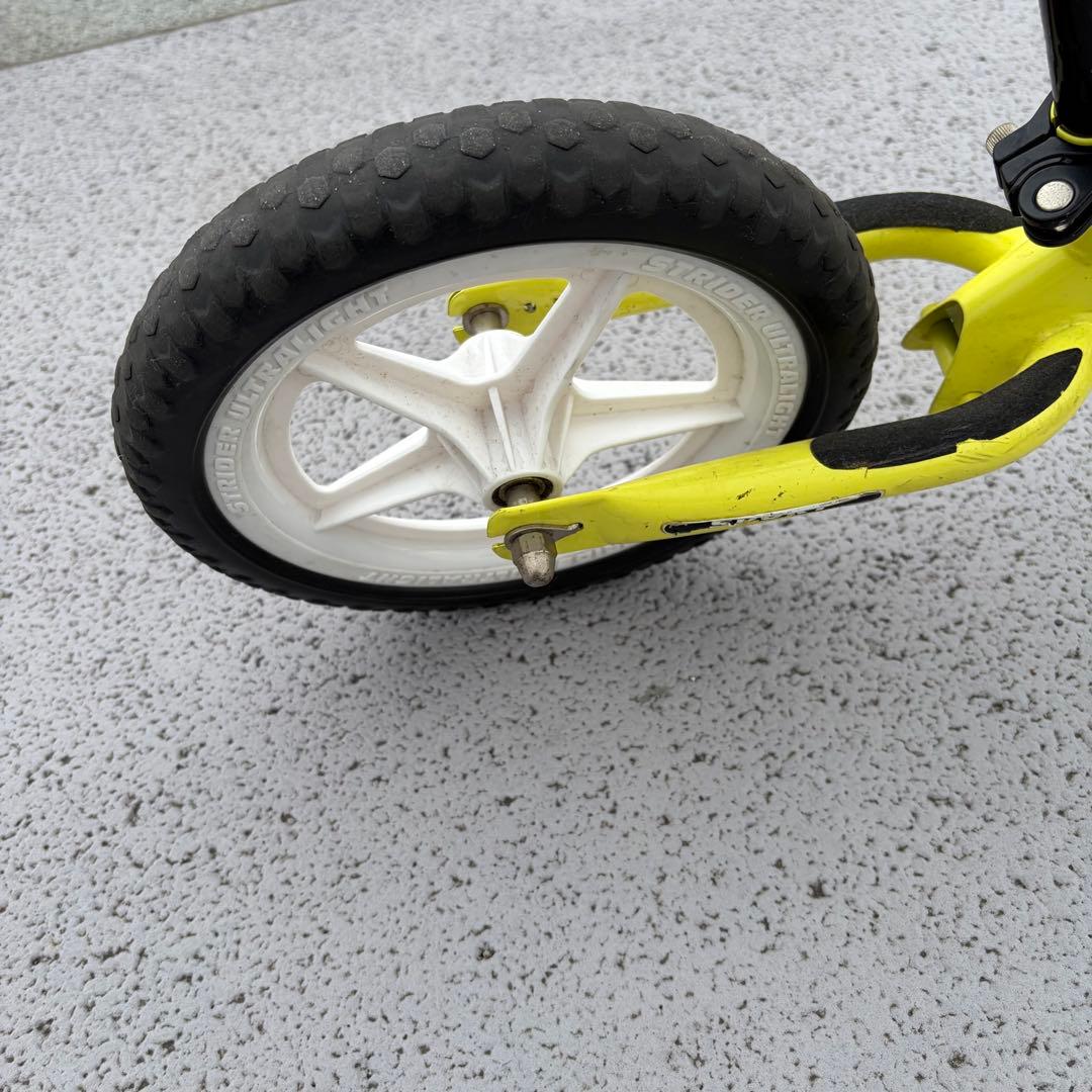 超人気 ストライダー STRIDER スポーツ 12インチ イエロー　正規品