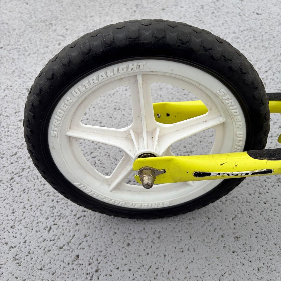 超人気 ストライダー STRIDER スポーツ 12インチ イエロー　正規品