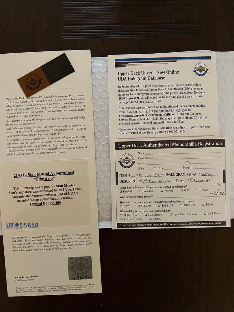 【UPPER DECK】スタン・ミュージアル 直筆サイン入り写真 28/200