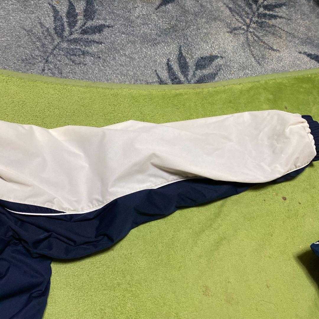 15年ほど前に買いました。10回以上は着てますが、保存状態はとても良いです。