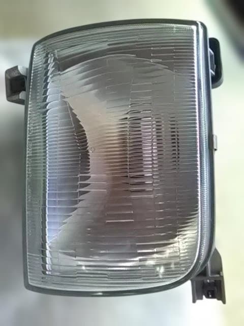 ダットサントラックD２２、ヘッドライト、左右