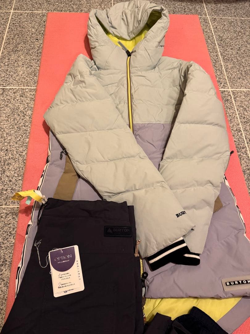 売り切りセール！BURTON スノーボードウェアセット Anonゴーグル/ファ