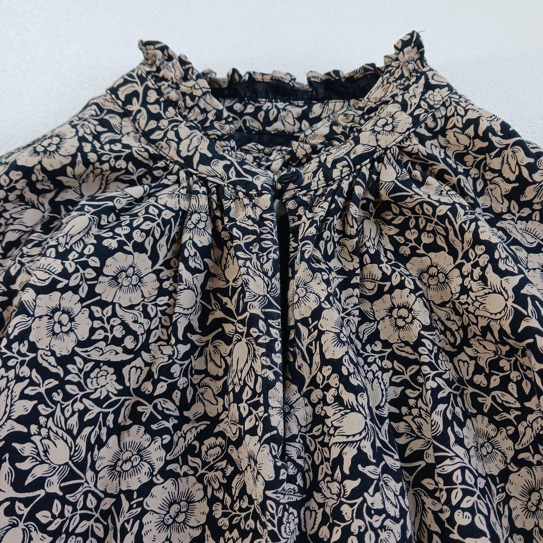 ピープルツリー　V&Aコラボ　フリルカラー長袖ブラウス　花柄　総柄　ハイネック