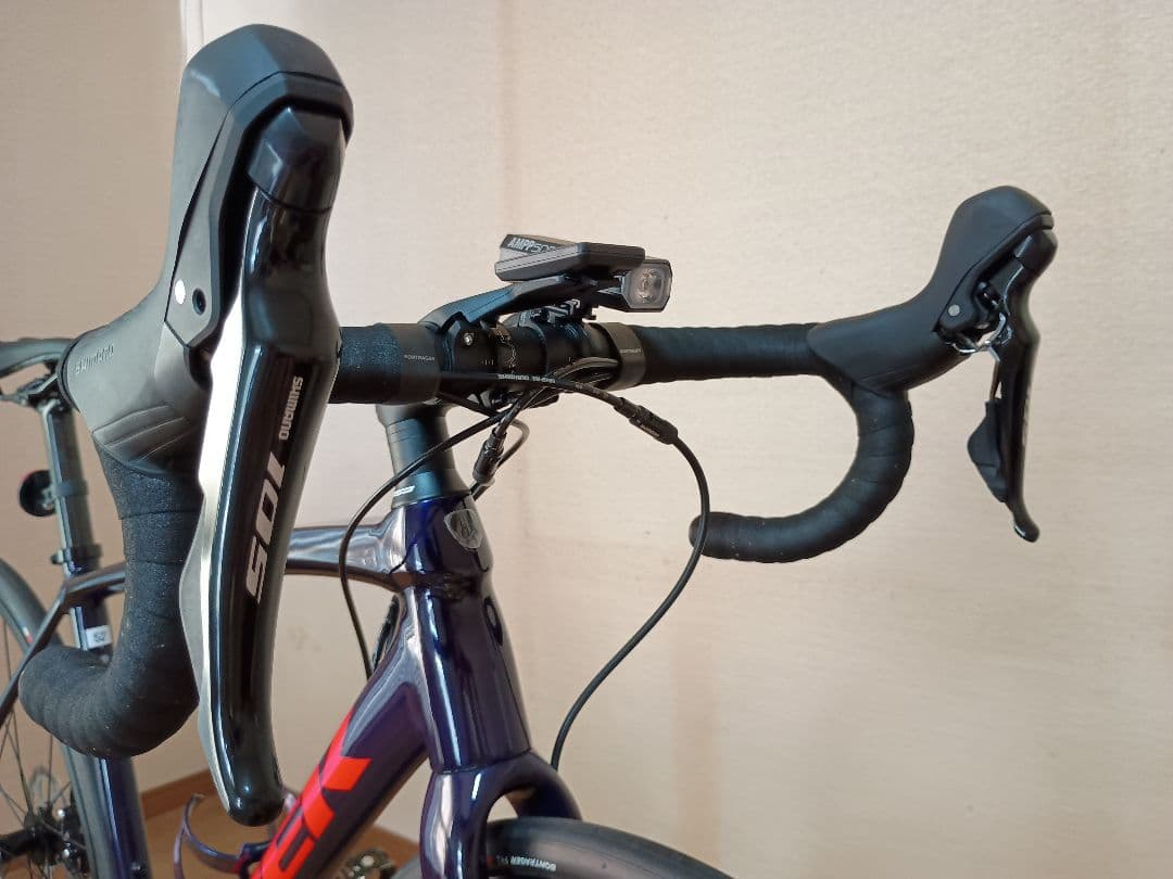 トレック エモンダALR 5ディスクブレーキ　シマノ105 サイズ52