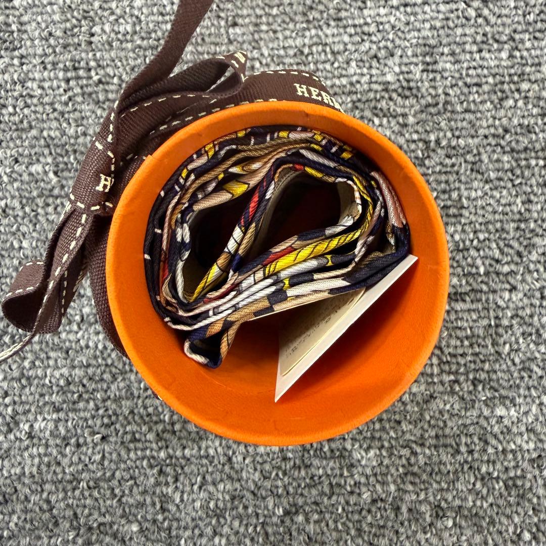 HERMESエルメス　ツイリー　エルメス　ツイリー　アルネ・ドゥ・クール