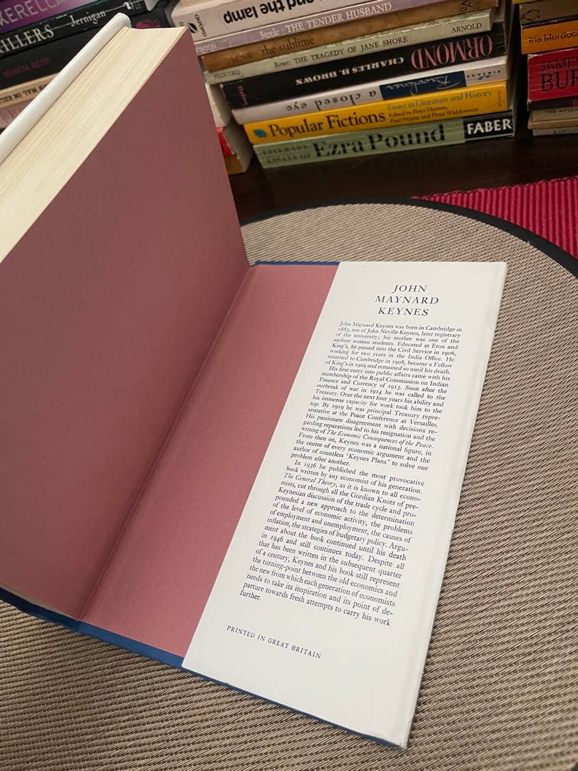 洋書 John Maynard Keynes Essays in Biography