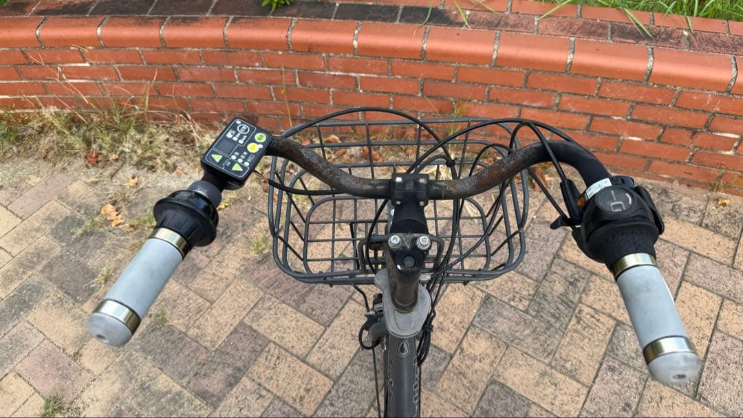 電動アシスト自転車 チャイルドシート付き 黒　ブリヂストン　ビッケ