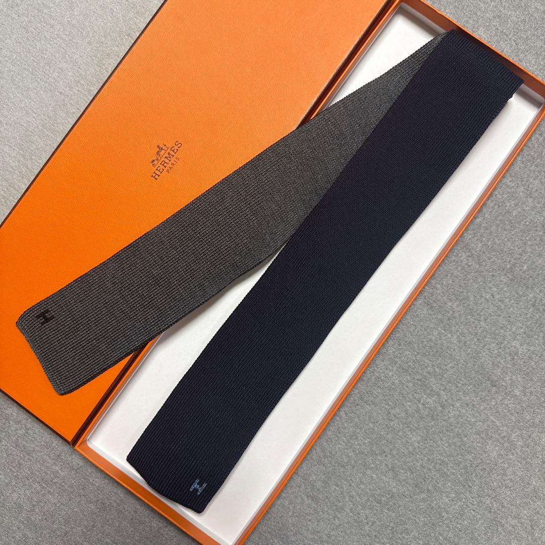 美品　エルメス　ネクタイ　ニットタイ　紺・黒・青・グレー　無地　H柄 4way