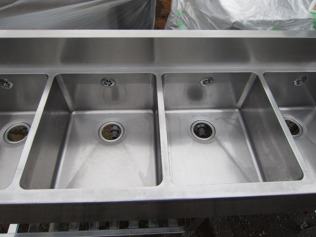中古 業務用 シンク流し台、４槽 サイズ、W 1800 タイプ