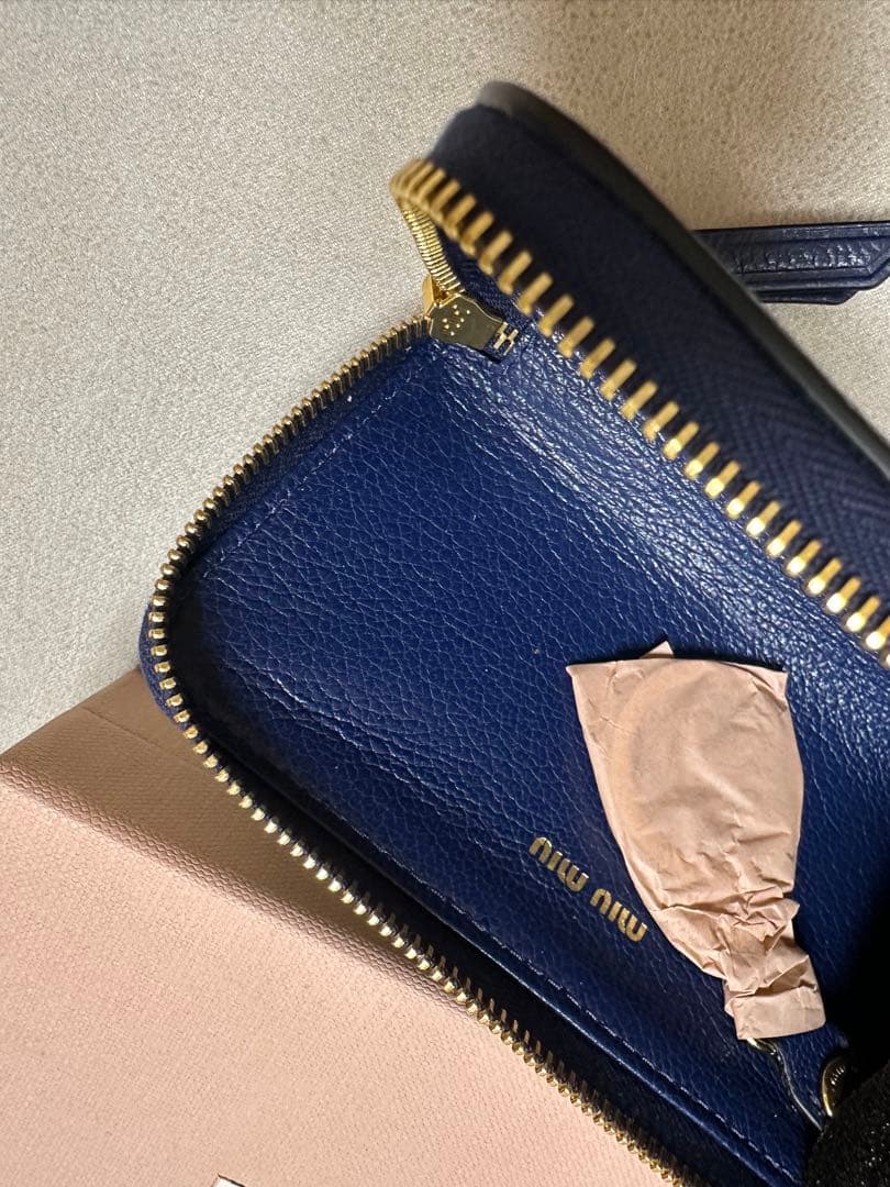 miu miu ネイビー レザー キーケース