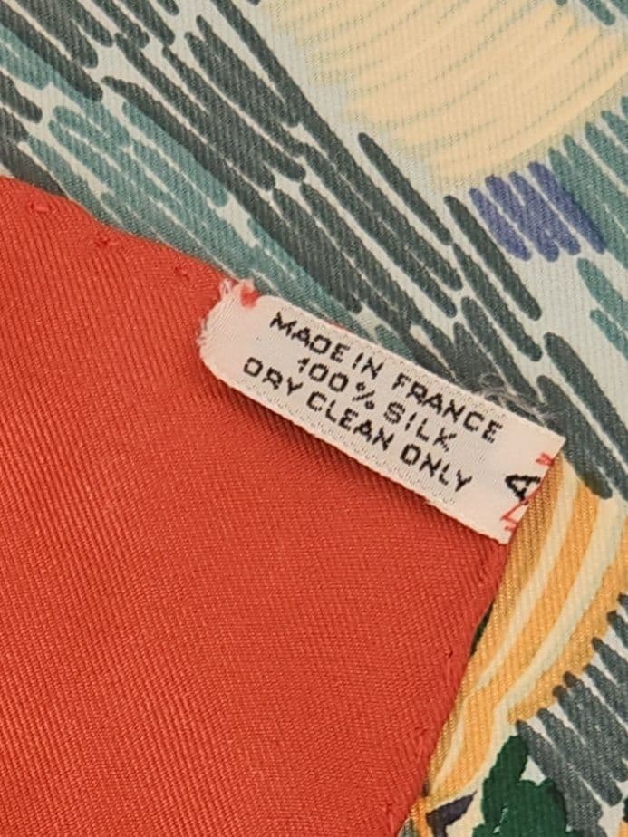 あやこ　エルメス スカーフ